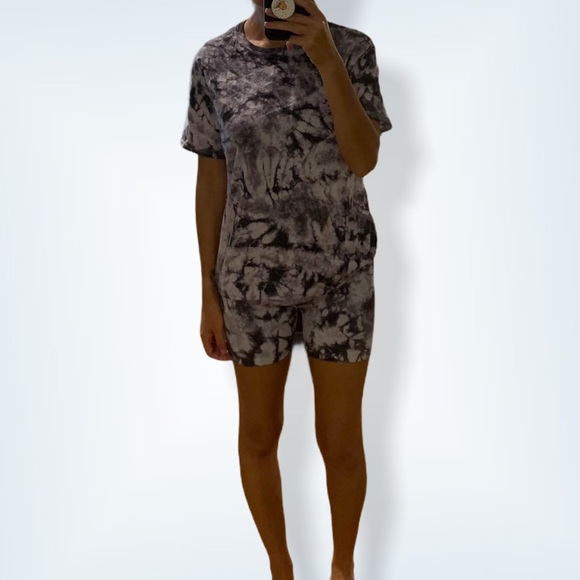 ⭐️ Wāhine Tie Dye Biker Set in Ele’ele (black) -NEW🖤 - Picture 2 of 4